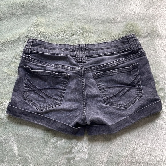 Women’s size 0 black/gray Aeropostale denim shorts - Picture 2 of 3